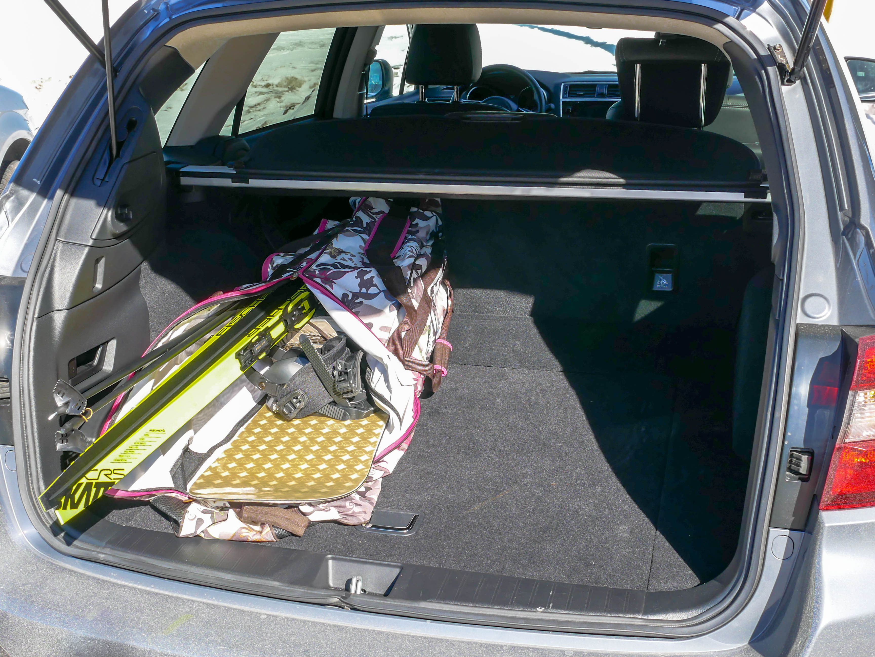 FERY Auto Einziehbare Hintere Kofferraum Hutablage für Subaru Outback  2010-2014, Einziehbarer Auto Laderaumabdeckung Ausziehbar Kofferraum Schutz  Abdeckung: : Auto & Motorrad